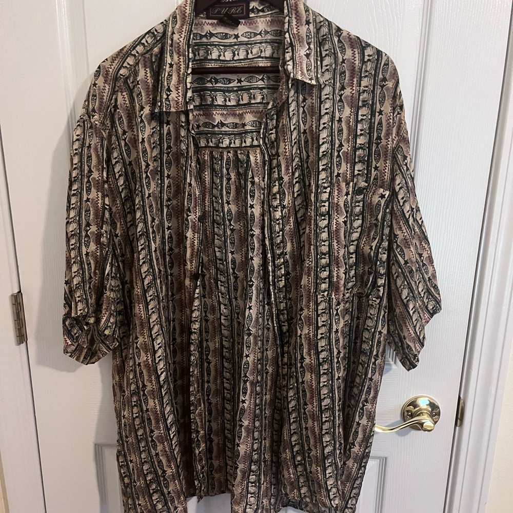 PURE. Vintage Silk collared button-down patterned short sleeve shirt. Size XL.